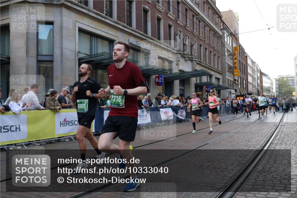 13.09.2026 - 21. swb-Marathon Bremen Strokosch-Dieckow http://msf.ph/oto/10333040 13.09.2026 13:23:31 Ziel 135, 342, 2210, 2288, 2485, 2490, 2517, 2560, 2627, 3044, 3642, 3856, 4601, 4671, 5011, 5104, 5116, 5146, 5231, 5908, 6157, 6332, 6648, 6772, 6843, 7094, 7105, 7216, 7357, 7475, 7761, 8051, 8052, 8095, 8290, 10059, 10115, 13007, 13197, 135, 672, 2306, 2371, 2409, 2427, 2490, 2627, 2899, 3078, 3138, 3173, 3531, 3856, 3861, 3939, 5820, 5821, 6843, 6848, 6923, 8045, 8231, 8560, 8863, 9088, 9196, 9436, 9827, 10127 meine-sportfotos.de