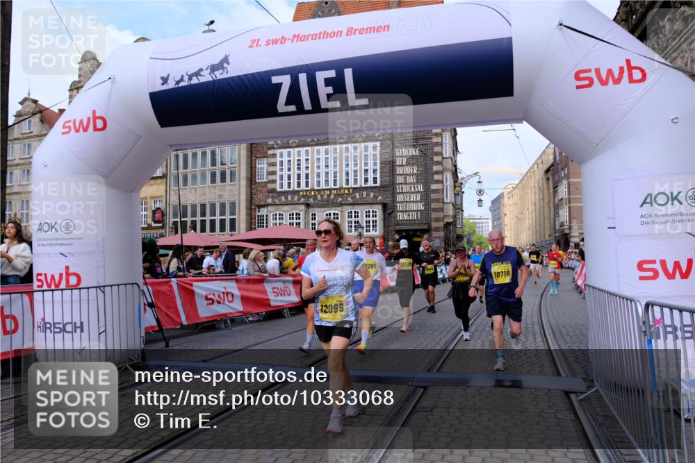 13.09.2026 - 21. swb-Marathon Bremen Tim E. http://msf.ph/oto/10333068 13.09.2026 11:05:23 Ziel 10370, 10465, 10576, 10718, 10741, 10800, 10850, 10975, 10995, 11102, 11105, 11157, 11218, 11281, 11326, 11584, 11616, 11722, 11900, 11939, 12002, 12011, 12064, 12079, 12080, 12099, 12235, 12335, 12522 meine-sportfotos.de