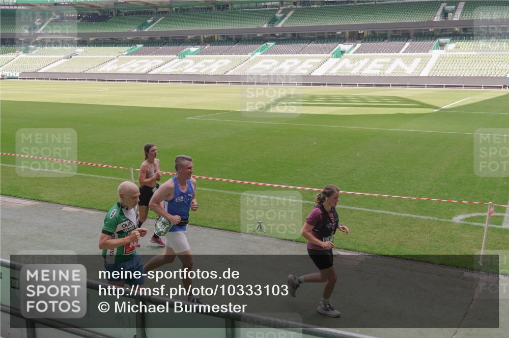 13.09.2026 - 21. swb-Marathon Bremen Michael Burmester http://msf.ph/oto/10333103 13.09.2026 13:05:21 Laufen im Stadion 178, 209, 217, 244, 323, 394, 430, 534, 536, 565, 647, 784, 891, 900, 1073, 1239, 1243, 1274, 1307, 1308, 1343, 1373, 1380, 1456, 1533, 1581, 1627, 1653, 1656, 1687, 1780, 1914, 1932, 1941, 2023, 2076, 2089, 2126, 2241, 2244, 2265, 2301, 2310, 2355, 2369, 2393, 2430, 2452, 2464, 2602, 2723, 2742, 2764, 2867, 2872, 2891, 2910, 2919, 2957, 2959, 2985, 3028, 3030, 3115, 3217, 3278, 3320, 3343, 3419, 3425, 3444, 3454, 3485, 3521, 3796, 3909, 242 meine-sportfotos.de