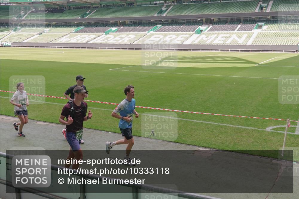 13.09.2026 - 21. swb-Marathon Bremen Michael Burmester http://msf.ph/oto/10333118 13.09.2026 13:05:23 Laufen im Stadion 178, 209, 217, 244, 323, 394, 430, 534, 536, 565, 647, 784, 891, 900, 1073, 1239, 1243, 1274, 1307, 1308, 1343, 1373, 1380, 1456, 1533, 1581, 1627, 1653, 1656, 1687, 1780, 1914, 1932, 1941, 2023, 2076, 2089, 2126, 2241, 2244, 2265, 2301, 2310, 2355, 2369, 2393, 2430, 2452, 2464, 2602, 2723, 2742, 2764, 2867, 2872, 2891, 2910, 2919, 2957, 2959, 2985, 3028, 3030, 3115, 3217, 3278, 3320, 3343, 3419, 3425, 3444, 3485, 3521, 3796, 3909, 242 meine-sportfotos.de