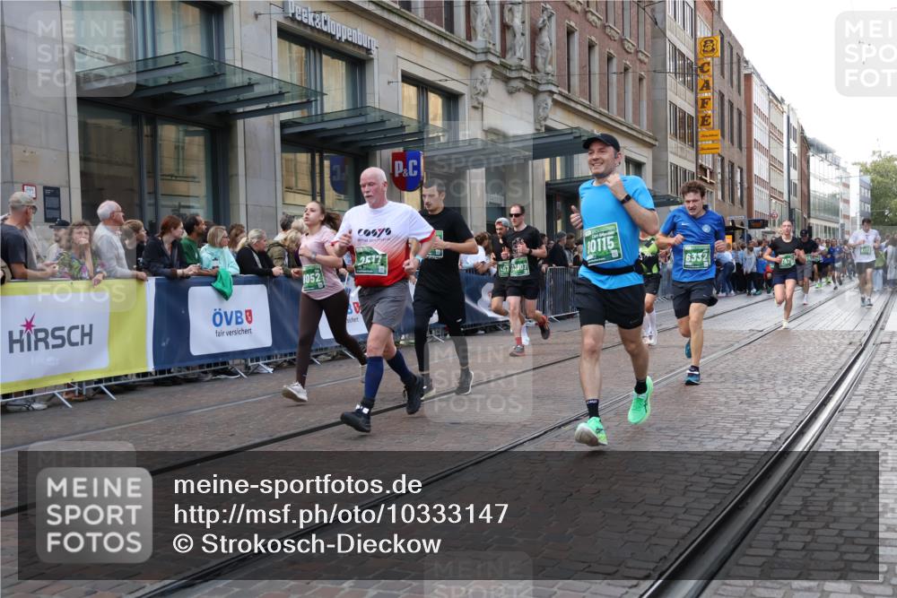 13.09.2026 - 21. swb-Marathon Bremen Strokosch-Dieckow http://msf.ph/oto/10333147 13.09.2026 13:23:36 Ziel 102, 342, 2210, 2288, 2370, 2517, 2967, 3044, 3642, 4601, 4671, 5011, 5104, 5116, 5146, 5231, 5397, 5623, 6157, 6332, 6648, 6772, 7094, 7105, 7216, 7357, 7475, 7761, 8051, 8052, 8095, 8179, 8290, 10059, 10115, 13007, 13197, 13219, 135, 672, 2371, 2409, 2427, 2485, 2490, 2560, 2627, 2899, 3078, 3138, 3173, 3531, 3856, 3861, 3939, 5820, 5821, 5908, 6157, 6843, 6848, 6923, 8045, 8095, 8560, 8863, 9088, 9196, 9436, 10127 meine-sportfotos.de