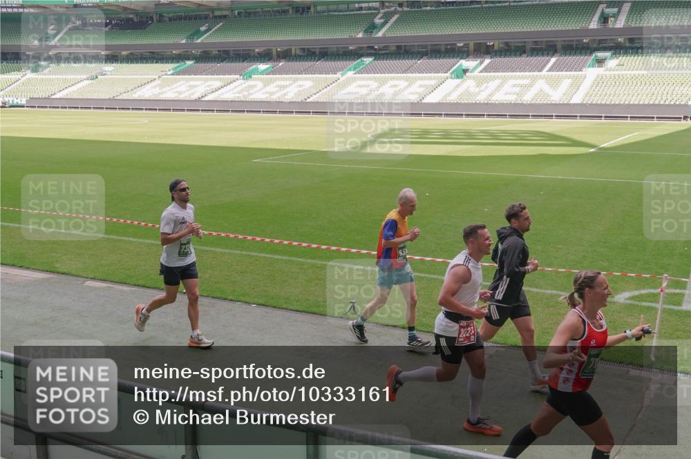 13.09.2026 - 21. swb-Marathon Bremen Michael Burmester http://msf.ph/oto/10333161 13.09.2026 13:05:27 Laufen im Stadion 109, 178, 217, 244, 323, 394, 430, 454, 534, 536, 565, 647, 784, 891, 900, 1073, 1239, 1243, 1274, 1307, 1308, 1373, 1380, 1456, 1533, 1581, 1627, 1653, 1656, 1687, 1780, 1914, 1932, 1941, 2023, 2076, 2089, 2126, 2241, 2244, 2265, 2301, 2310, 2355, 2369, 2393, 2430, 2452, 2464, 2602, 2723, 2742, 2764, 2867, 2872, 2891, 2910, 2919, 2957, 2959, 2985, 3028, 3030, 3115, 3217, 3278, 3320, 3343, 3419, 3425, 3444, 3485, 3521, 3796, 3909, 242 meine-sportfotos.de