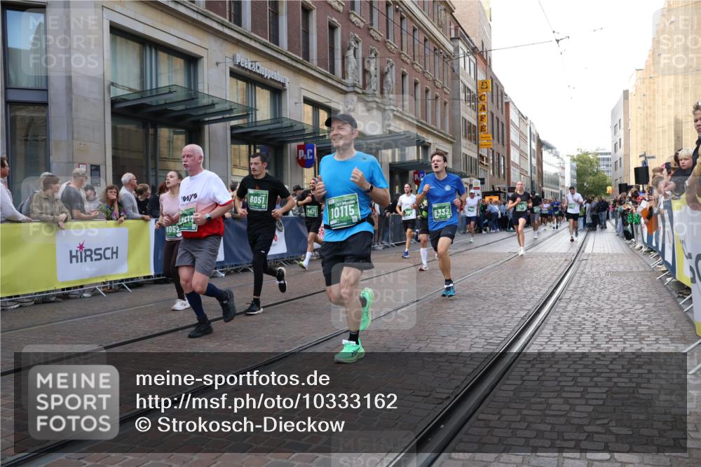 13.09.2026 - 21. swb-Marathon Bremen Strokosch-Dieckow http://msf.ph/oto/10333162 13.09.2026 13:23:36 Ziel 102, 342, 2210, 2288, 2370, 2517, 2967, 3044, 3642, 4601, 4671, 5011, 5104, 5116, 5146, 5231, 5397, 5623, 6157, 6332, 6648, 6772, 7094, 7105, 7216, 7357, 7475, 7761, 8051, 8052, 8095, 8179, 8290, 10059, 10115, 13007, 13197, 13219, 135, 672, 2371, 2409, 2427, 2485, 2490, 2560, 2627, 2899, 3078, 3138, 3173, 3531, 3856, 3861, 3939, 5820, 5821, 5908, 6157, 6843, 6848, 6923, 8045, 8095, 8560, 8863, 9088, 9196, 9436, 10127 meine-sportfotos.de
