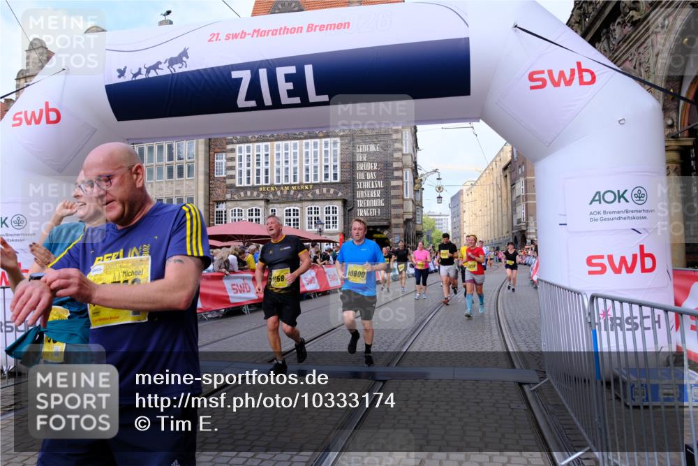 13.09.2026 - 21. swb-Marathon Bremen Tim E. http://msf.ph/oto/10333174 13.09.2026 11:05:26 Ziel 10370, 10411, 10465, 10576, 10697, 10718, 10800, 10802, 10850, 10975, 10995, 11102, 11105, 11157, 11218, 11281, 11326, 11584, 11616, 11722, 11900, 12002, 12011, 12064, 12079, 12080, 12099, 12235, 12335, 12522 meine-sportfotos.de