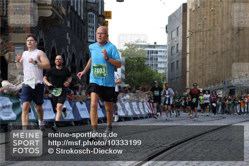 13.09.2026 - 21. swb-Marathon Bremen Strokosch-Dieckow http://msf.ph/oto/10333199 13.09.2026 13:16:27 Ziel 145, 481, 663, 740, 1605, 1955, 2623, 3134, 3149, 4128, 4823, 5430, 6106, 6721, 6744, 7307, 7413, 8398, 8487, 9115, 9278, 13008, 13158, 696, 816, 985, 1076, 2474, 4485, 5255, 6367, 7603, 7875, 8171, 8288 meine-sportfotos.de