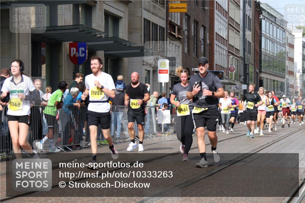 13.09.2026 - 21. swb-Marathon Bremen Strokosch-Dieckow http://msf.ph/oto/10333263 13.09.2026 11:03:38 Ziel 10152, 10357, 10390, 10403, 10429, 10516, 10607, 10659, 10671, 10672, 10720, 10726, 10796, 10912, 10913, 10918, 11149, 11318, 11319, 11325, 11451, 11470, 11471, 11511, 11618, 11868, 11909, 11967, 12103, 12113, 12140, 12260, 12392, 12433, 12504, 10090, 10091, 10092, 10187, 10237, 10309, 10327, 10420, 10569, 10724, 10902, 10904, 10950, 11211, 11411, 11595, 11598, 11655, 11746, 11773, 12068, 12074, 12184, 12185, 12611 meine-sportfotos.de