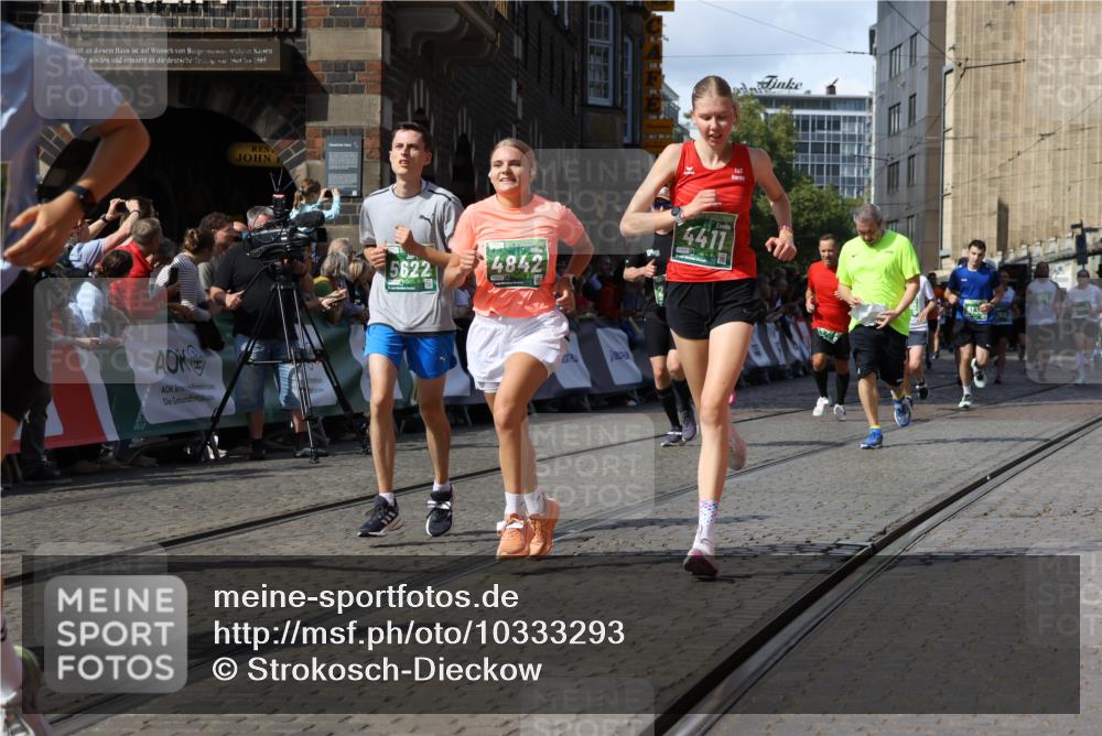 13.09.2026 - 21. swb-Marathon Bremen Strokosch-Dieckow http://msf.ph/oto/10333293 13.09.2026 13:25:47 Ziel 209, 260, 1119, 1650, 1658, 2046, 3168, 3186, 3187, 3806, 4294, 4717, 5703, 5755, 5814, 6113, 6380, 7252, 8357, 8545, 8695, 8769, 8890, 9299, 9460, 9468, 9506, 9563, 13025, 1163, 1647, 2033, 2062, 2708, 2987, 3248, 3516, 4067, 4476, 5013, 5558, 5622, 5701, 6135, 6605, 7638, 7780, 8271, 8361, 8592, 9266, 9794 meine-sportfotos.de