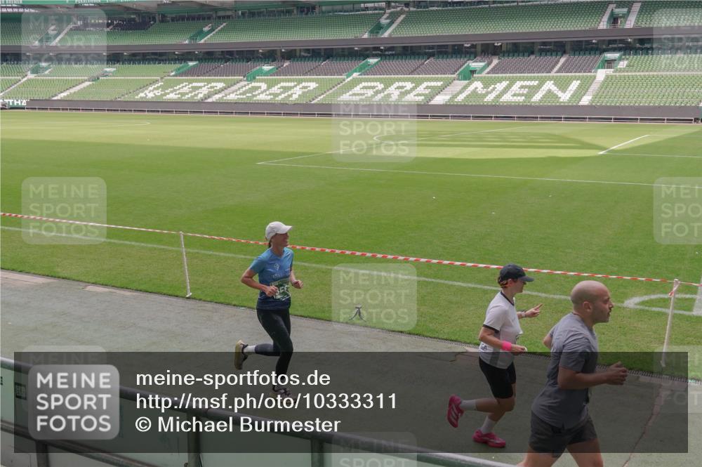 13.09.2026 - 21. swb-Marathon Bremen Michael Burmester http://msf.ph/oto/10333311 13.09.2026 13:05:48 Laufen im Stadion 109, 178, 217, 244, 287, 303, 323, 394, 430, 454, 536, 565, 578, 613, 647, 784, 891, 900, 1073, 1205, 1239, 1243, 1274, 1307, 1308, 1365, 1373, 1380, 1456, 1533, 1574, 1581, 1627, 1656, 1687, 1780, 1823, 1848, 1909, 1914, 1932, 1941, 2023, 2076, 2089, 2126, 2241, 2244, 2265, 2275, 2301, 2310, 2355, 2356, 2393, 2430, 2452, 2464, 2602, 2723, 2742, 2764, 2867, 2872, 2902, 2910, 2919, 2957, 2959, 2985, 3030, 3115, 3217, 3278, 3320, 3343, 3419, 3444, 3485, 3909 meine-sportfotos.de