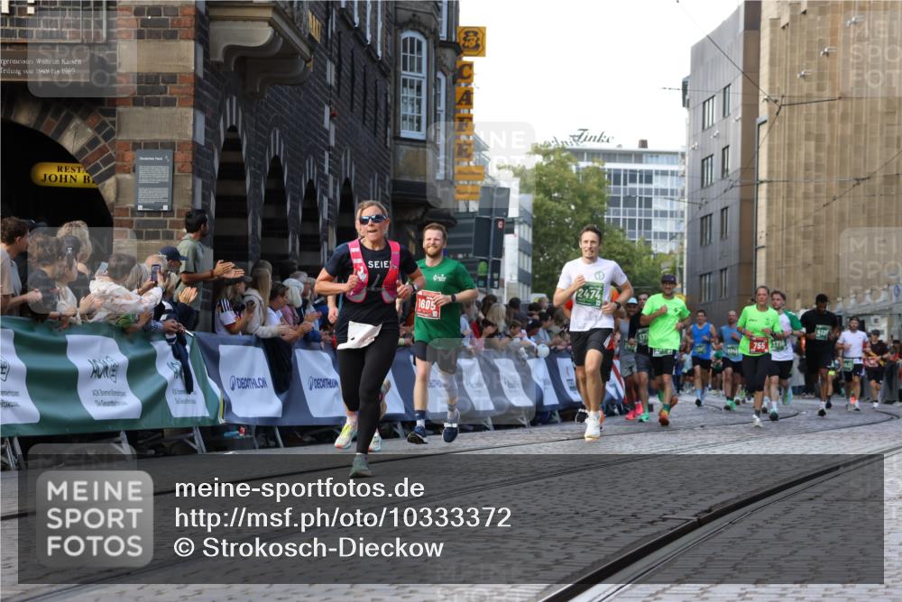 13.09.2026 - 21. swb-Marathon Bremen Strokosch-Dieckow http://msf.ph/oto/10333372 13.09.2026 13:16:37 Ziel 481, 663, 740, 755, 792, 1605, 2604, 3134, 5554, 5963, 6106, 6721, 6744, 7801, 8398, 9031, 9115, 13008, 472, 675, 696, 734, 827, 985, 2473, 2474, 2809, 3716, 3961, 4135, 4137, 4485, 5772, 6049, 6531, 6535, 7387, 7875 meine-sportfotos.de