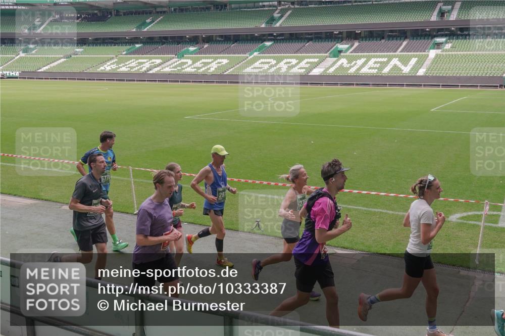 13.09.2026 - 21. swb-Marathon Bremen Michael Burmester http://msf.ph/oto/10333387 13.09.2026 13:05:56 Laufen im Stadion 109, 178, 217, 244, 287, 303, 310, 323, 372, 394, 430, 454, 536, 565, 578, 613, 647, 784, 891, 900, 1073, 1083, 1205, 1239, 1243, 1274, 1307, 1308, 1365, 1373, 1380, 1437, 1456, 1533, 1545, 1574, 1581, 1627, 1656, 1687, 1780, 1823, 1848, 1909, 1914, 1932, 1941, 2023, 2076, 2089, 2126, 2241, 2244, 2265, 2275, 2301, 2310, 2355, 2356, 2393, 2430, 2452, 2464, 2602, 2707, 2723, 2742, 2764, 2867, 2902, 2910, 2919, 2957, 2959, 2985, 3030, 3115, 3217, 3278, 3320, 3343, 3419, 3444, 3485 meine-sportfotos.de