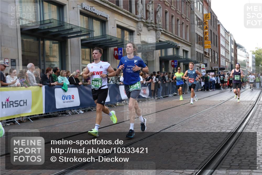13.09.2026 - 21. swb-Marathon Bremen Strokosch-Dieckow http://msf.ph/oto/10333421 13.09.2026 13:23:45 Ziel 102, 342, 776, 909, 1199, 2210, 2370, 2491, 2517, 2967, 3044, 3372, 4671, 5012, 5104, 5146, 5208, 5257, 5397, 5481, 5623, 5928, 6105, 6772, 7059, 7081, 7094, 7105, 7357, 7475, 7761, 8051, 8052, 8082, 8179, 9087, 9916, 10059, 10115, 13007, 13197, 13219, 135, 672, 2288, 2371, 2409, 2485, 2490, 2560, 2627, 3078, 3138, 3173, 3642, 3856, 3861, 3939, 4601, 5011, 5116, 5231, 5908, 6157, 6332, 6648, 6843, 6848, 7216, 8095, 8290, 8560, 9088, 9196 meine-sportfotos.de