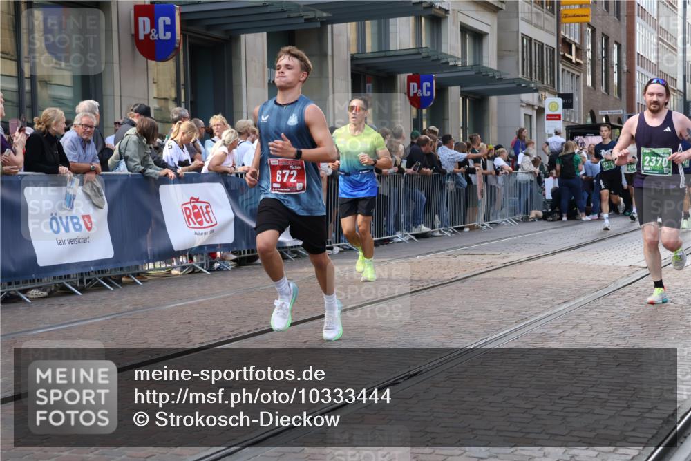 13.09.2026 - 21. swb-Marathon Bremen Strokosch-Dieckow http://msf.ph/oto/10333444 13.09.2026 13:23:46 Ziel 102, 342, 776, 909, 1199, 2210, 2370, 2491, 2517, 2967, 3044, 3372, 4671, 5012, 5104, 5146, 5208, 5257, 5397, 5481, 5623, 5928, 6105, 6772, 7059, 7069, 7081, 7094, 7105, 7357, 7475, 7761, 8051, 8052, 8082, 8179, 9087, 9916, 10059, 10115, 13007, 13197, 13219, 135, 672, 2288, 2371, 2409, 2485, 2490, 2560, 2627, 3078, 3138, 3173, 3642, 3856, 3861, 3939, 4601, 4671, 5011, 5116, 5231, 5908, 6157, 6332, 6648, 6843, 6848, 7216, 7475, 8095, 8290, 8560, 9088, 9196, 10115 meine-sportfotos.de