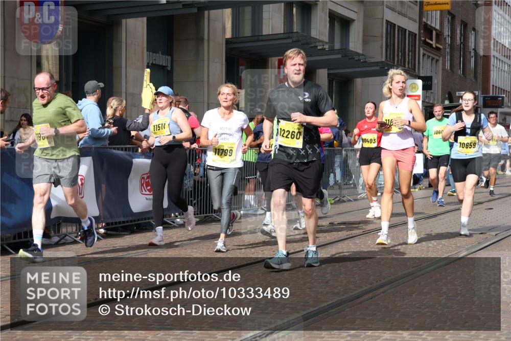 13.09.2026 - 21. swb-Marathon Bremen Strokosch-Dieckow http://msf.ph/oto/10333489 13.09.2026 11:03:45 Ziel 10152, 10291, 10357, 10390, 10403, 10429, 10516, 10607, 10659, 10671, 10672, 10720, 10726, 10912, 10913, 10918, 11149, 11221, 11318, 11319, 11325, 11451, 11470, 11471, 11511, 11539, 11618, 11726, 11909, 11967, 12001, 12103, 12113, 12140, 12260, 12276, 12392, 12433, 12504, 10090, 10091, 10187, 10327, 10420, 10429, 10569, 10796, 10902, 10950, 11211, 11411, 11595, 11598, 11655, 11746, 11773, 11868, 12074 meine-sportfotos.de