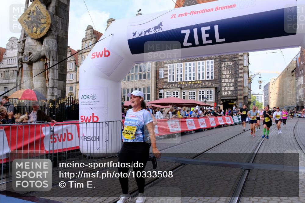 13.09.2026 - 21. swb-Marathon Bremen Tim E. http://msf.ph/oto/10333508 13.09.2026 11:05:40 Ziel 10186, 10411, 10432, 10576, 10697, 10717, 10802, 10995, 11102, 11146, 11157, 11218, 11314, 11326, 11334, 11387, 11394, 11521, 11571, 11572, 11616, 12011, 12055, 12079, 12080, 12251, 12330 meine-sportfotos.de