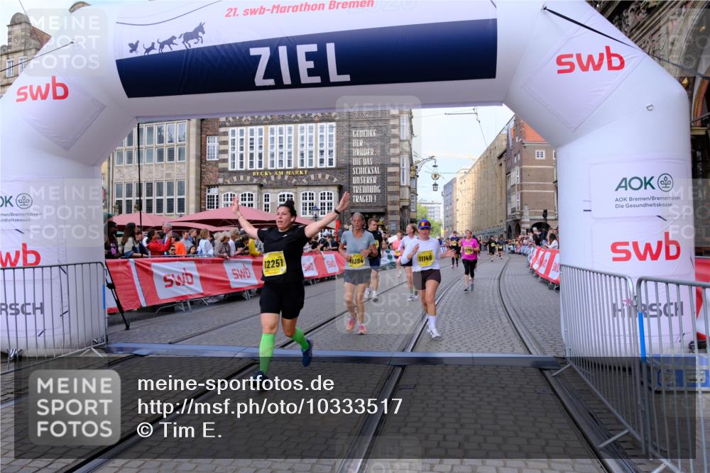 13.09.2026 - 21. swb-Marathon Bremen Tim E. http://msf.ph/oto/10333517 13.09.2026 11:05:42 Ziel 10186, 10411, 10432, 10576, 10697, 10717, 10802, 10995, 11146, 11314, 11326, 11334, 11387, 11394, 11521, 11571, 11572, 11724, 11892, 12011, 12055, 12079, 12080, 12251, 12273, 12330 meine-sportfotos.de