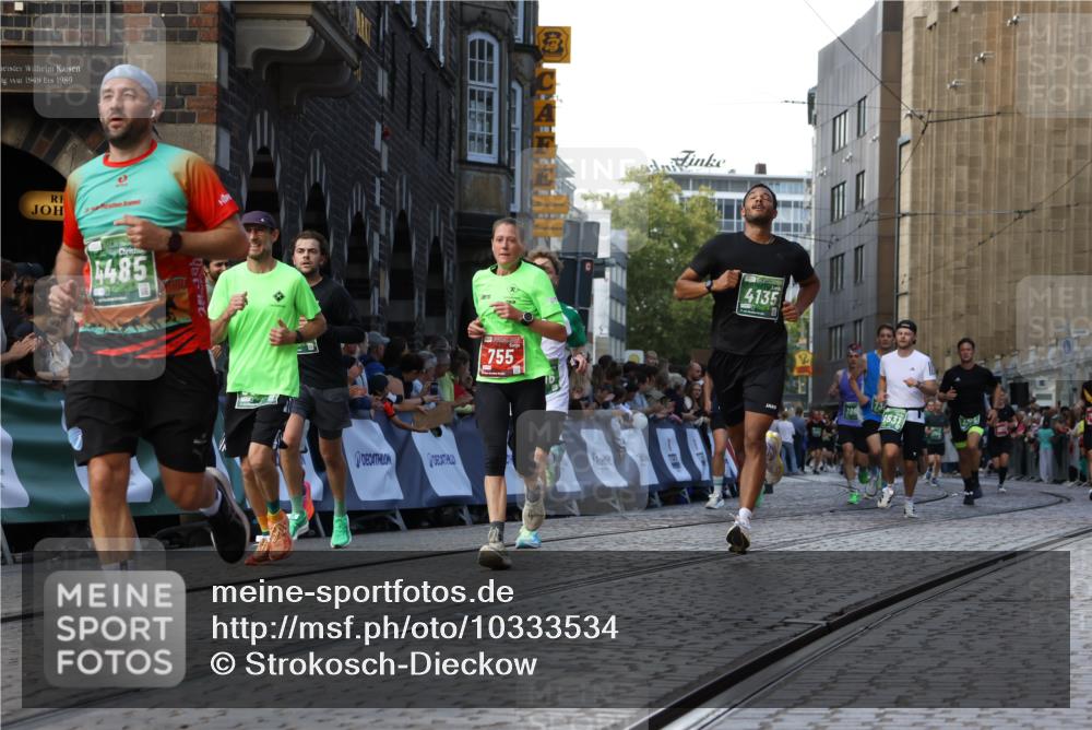 13.09.2026 - 21. swb-Marathon Bremen Strokosch-Dieckow http://msf.ph/oto/10333534 13.09.2026 13:16:42 Ziel 481, 740, 755, 792, 1076, 1162, 1605, 2604, 5554, 5963, 6721, 7053, 7603, 7801, 8171, 8288, 8398, 9031, 9115, 13008, 385, 472, 675, 734, 827, 1970, 2319, 2473, 2809, 3706, 3716, 3961, 4135, 4137, 5772, 6049, 6531, 6535, 6819, 7297, 7387 meine-sportfotos.de