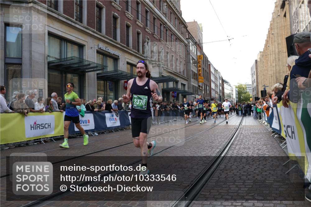 13.09.2026 - 21. swb-Marathon Bremen Strokosch-Dieckow http://msf.ph/oto/10333546 13.09.2026 13:23:48 Ziel 102, 342, 776, 909, 1199, 2210, 2295, 2370, 2491, 2517, 2967, 3044, 3372, 4559, 5012, 5104, 5146, 5208, 5257, 5397, 5481, 5623, 5928, 6105, 6772, 7059, 7069, 7081, 7094, 7105, 7357, 7761, 8051, 8052, 8082, 8179, 9087, 9916, 10059, 13007, 13197, 13219, 135, 672, 2288, 2371, 2409, 2485, 2490, 2560, 2627, 3078, 3138, 3173, 3642, 3856, 3939, 4601, 4671, 5011, 5116, 5231, 5908, 6157, 6332, 6648, 6843, 6848, 7216, 7475, 8095, 8290, 8560, 9088, 9196, 10115, 13197 meine-sportfotos.de