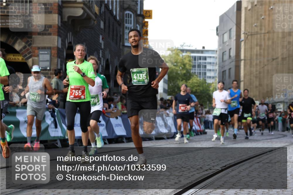 13.09.2026 - 21. swb-Marathon Bremen Strokosch-Dieckow http://msf.ph/oto/10333599 13.09.2026 13:16:43 Ziel 740, 755, 792, 1076, 1162, 1605, 2604, 5554, 5963, 6721, 7053, 7603, 7801, 8171, 8288, 8398, 9031, 9115, 385, 472, 675, 734, 827, 1970, 2319, 2473, 2809, 3706, 3716, 3961, 4135, 4137, 5772, 6049, 6531, 6535, 6819, 7297, 7387 meine-sportfotos.de