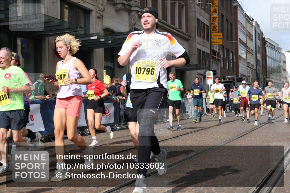 13.09.2026 - 21. swb-Marathon Bremen Strokosch-Dieckow http://msf.ph/oto/10333602 13.09.2026 11:03:48 Ziel 10152, 10182, 10291, 10390, 10403, 10516, 10607, 10659, 10671, 10672, 10720, 10726, 10912, 10913, 10918, 11149, 11221, 11318, 11319, 11336, 11470, 11471, 11511, 11539, 11618, 11726, 11909, 11967, 12001, 12103, 12113, 12140, 12260, 12276, 12392, 12433, 12504, 10090, 10091, 10152, 10327, 10357, 10420, 10429, 10569, 10796, 10902, 10918, 10950, 11211, 11325, 11411, 11451, 11595, 11655, 11746, 11868, 11967, 12074 meine-sportfotos.de