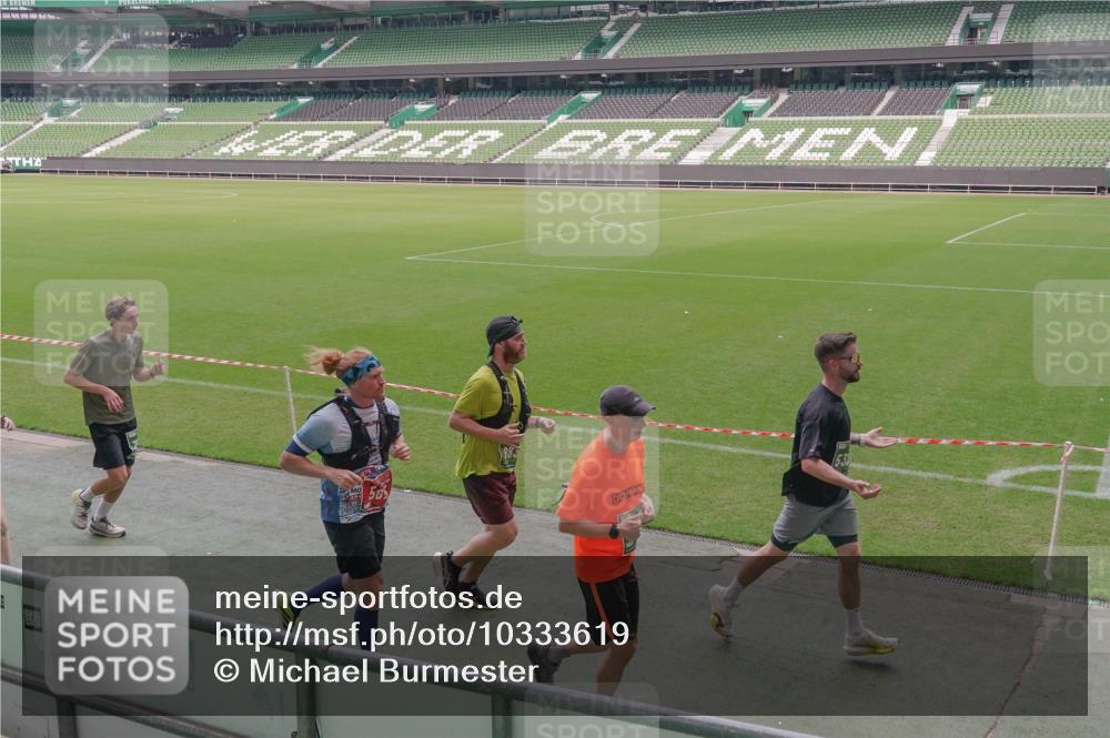 13.09.2026 - 21. swb-Marathon Bremen Michael Burmester http://msf.ph/oto/10333619 13.09.2026 13:06:27 Laufen im Stadion 109, 156, 217, 244, 287, 303, 310, 323, 372, 394, 430, 454, 536, 578, 613, 647, 716, 784, 831, 834, 891, 900, 922, 1073, 1083, 1205, 1243, 1274, 1308, 1365, 1369, 1380, 1437, 1533, 1545, 1574, 1581, 1627, 1823, 1848, 1871, 1909, 1914, 1926, 1932, 1938, 2076, 2089, 2090, 2126, 2219, 2241, 2244, 2265, 2275, 2301, 2310, 2318, 2355, 2356, 2393, 2440, 2464, 2602, 2699, 2707, 2721, 2742, 2764, 2818, 2902, 2911, 2959, 2960, 2985, 3030, 3115, 3278, 3444, 3485 meine-sportfotos.de
