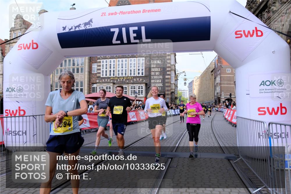 13.09.2026 - 21. swb-Marathon Bremen Tim E. http://msf.ph/oto/10333625 13.09.2026 11:05:45 Ziel 10186, 10259, 10260, 10411, 10432, 10697, 10717, 10802, 10864, 11146, 11314, 11334, 11387, 11394, 11520, 11521, 11571, 11572, 11724, 11791, 11892, 12055, 12251, 12273, 12330, 12362 meine-sportfotos.de