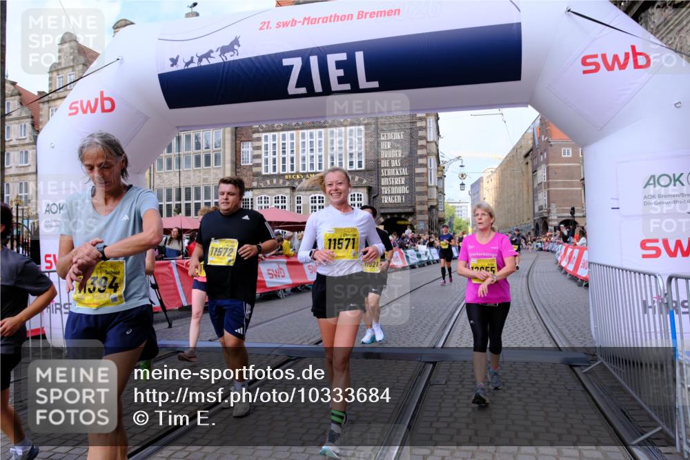 13.09.2026 - 21. swb-Marathon Bremen Tim E. http://msf.ph/oto/10333684 13.09.2026 11:05:45 Ziel 10186, 10259, 10260, 10411, 10432, 10697, 10717, 10802, 10864, 11146, 11314, 11334, 11387, 11394, 11520, 11521, 11571, 11572, 11724, 11791, 11892, 12055, 12251, 12273, 12330, 12362 meine-sportfotos.de