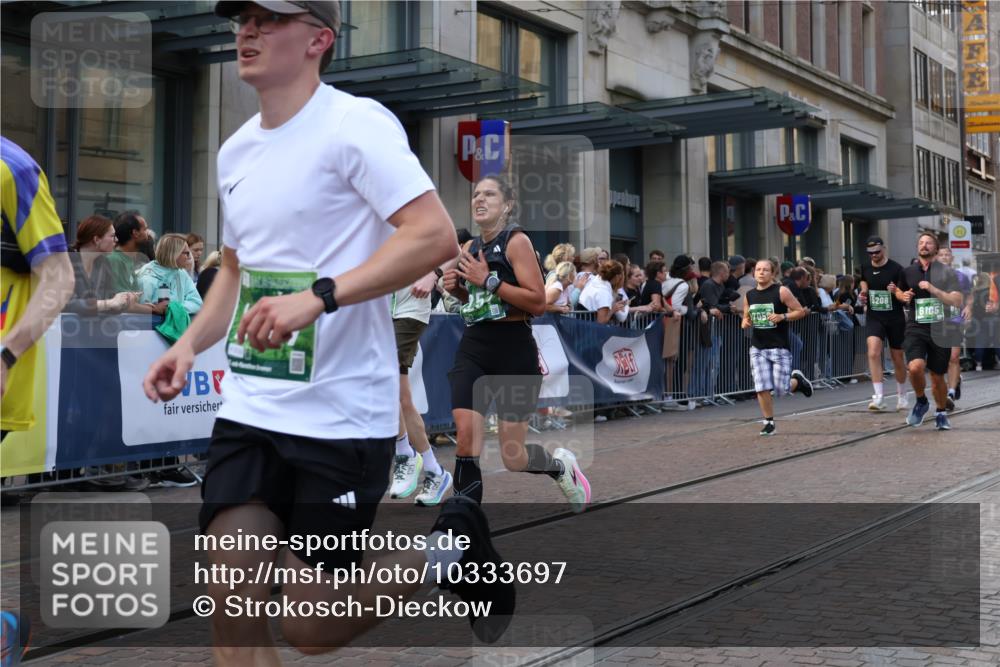 13.09.2026 - 21. swb-Marathon Bremen Strokosch-Dieckow http://msf.ph/oto/10333697 13.09.2026 13:23:52 Ziel 102, 776, 909, 1199, 1250, 2210, 2295, 2370, 2491, 2967, 3044, 3372, 4000, 4559, 5012, 5104, 5208, 5257, 5397, 5481, 5623, 5928, 5929, 6105, 6772, 7059, 7069, 7081, 7094, 7105, 8082, 8179, 8415, 9087, 9916, 10059, 13219, 135, 342, 672, 2288, 2485, 2490, 2517, 2560, 2627, 3138, 3642, 3856, 4601, 4671, 5011, 5116, 5146, 5231, 5908, 6157, 6332, 6648, 6843, 6848, 7105, 7216, 7357, 7475, 7761, 8051, 8052, 8095, 8290, 8560, 10059, 10115, 13007, 13197 meine-sportfotos.de