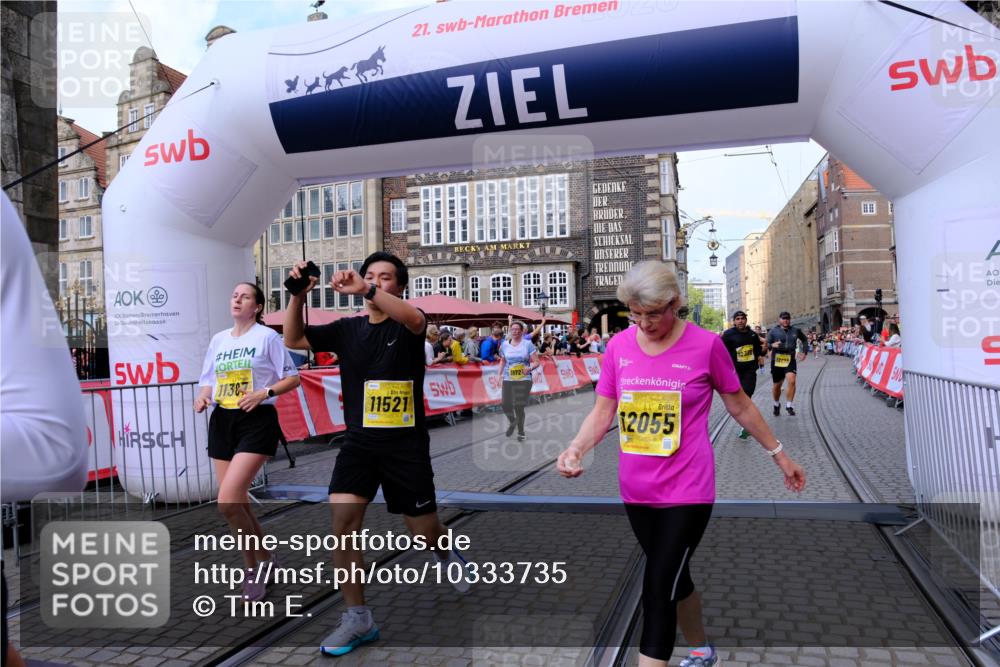 13.09.2026 - 21. swb-Marathon Bremen Tim E. http://msf.ph/oto/10333735 13.09.2026 11:05:47 Ziel 10186, 10259, 10260, 10432, 10717, 10864, 11146, 11314, 11334, 11387, 11394, 11520, 11521, 11571, 11572, 11724, 11791, 11892, 11947, 12055, 12251, 12273, 12330, 12362, 12501 meine-sportfotos.de