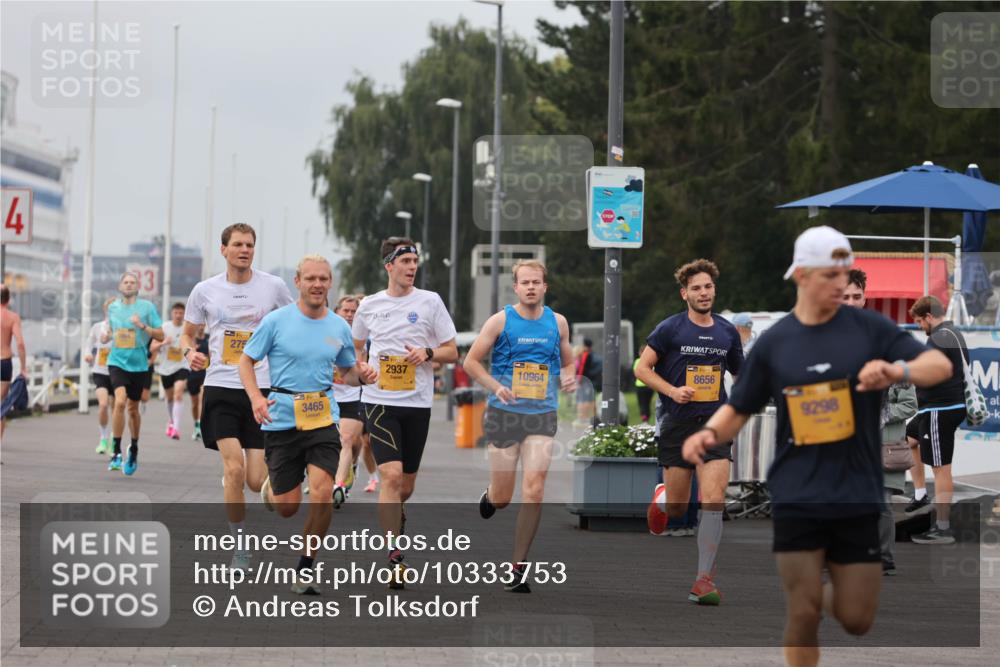 13.09.2026 - Kiel Lauf Andreas Tolksdorf http://msf.ph/oto/10333753 13.09.2026 09:51:55 Kiellinie 4, 275, 3465, 2937, 10964, 8656, 9298 meine-sportfotos.de