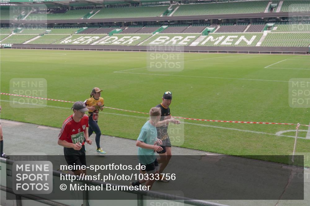 13.09.2026 - 21. swb-Marathon Bremen Michael Burmester http://msf.ph/oto/10333756 13.09.2026 13:06:42 Laufen im Stadion 109, 132, 156, 217, 244, 287, 303, 310, 372, 394, 430, 454, 489, 578, 607, 613, 647, 716, 784, 831, 834, 846, 891, 900, 922, 1073, 1083, 1189, 1205, 1243, 1274, 1308, 1365, 1369, 1380, 1387, 1437, 1533, 1545, 1574, 1581, 1600, 1823, 1841, 1848, 1871, 1909, 1926, 1938, 2070, 2076, 2090, 2219, 2241, 2244, 2265, 2275, 2283, 2301, 2310, 2318, 2355, 2356, 2393, 2440, 2464, 2699, 2707, 2721, 2731, 2755, 2818, 2902, 2911, 2960, 3030, 3115, 3278, 3444, 3485 meine-sportfotos.de