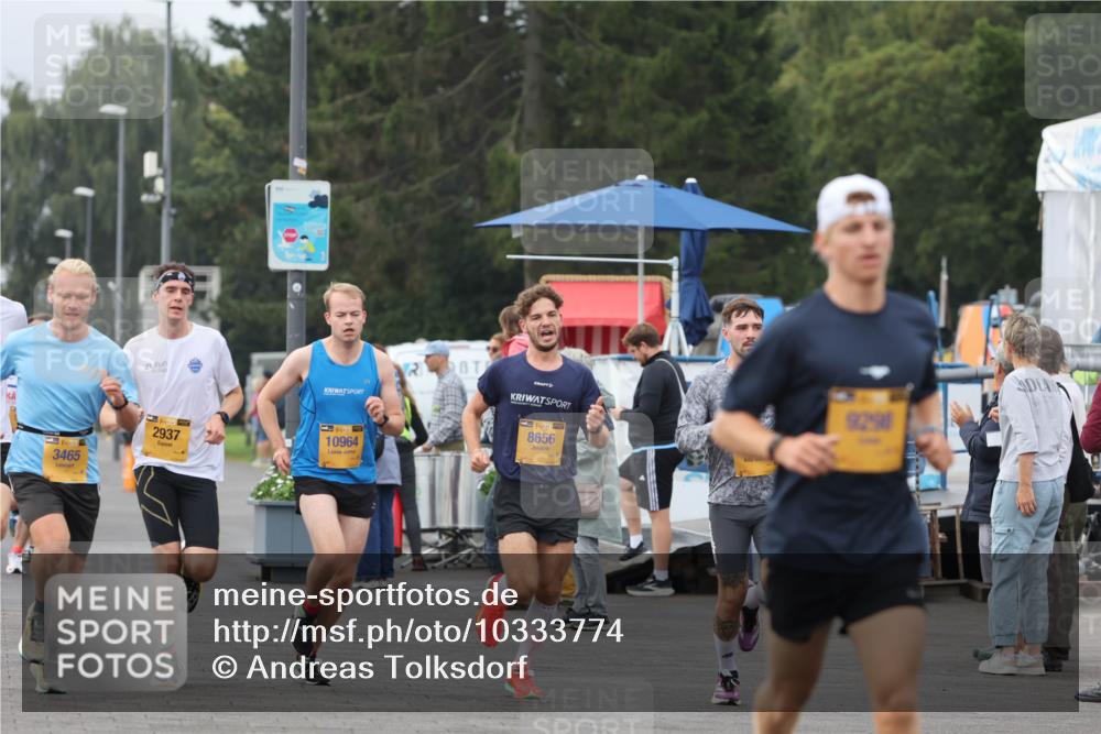 13.09.2026 - Kiel Lauf Andreas Tolksdorf http://msf.ph/oto/10333774 13.09.2026 09:51:56 Kiellinie 8656, 9298, 3465, 2937, 10964 meine-sportfotos.de