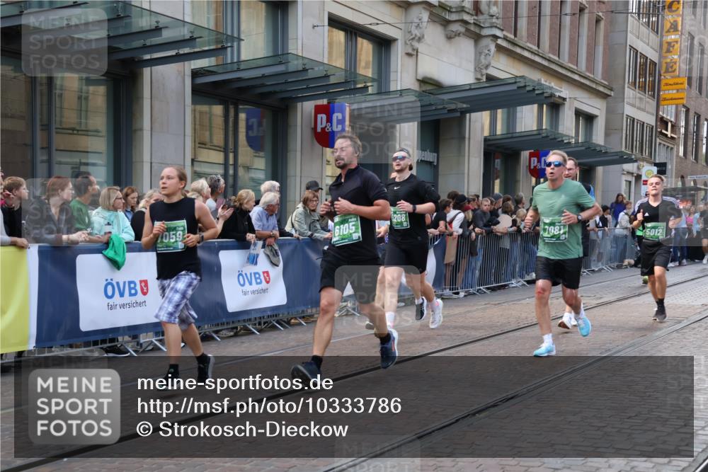 13.09.2026 - 21. swb-Marathon Bremen Strokosch-Dieckow http://msf.ph/oto/10333786 13.09.2026 13:23:54 Ziel 102, 776, 909, 1199, 1250, 2295, 2370, 2491, 2967, 3372, 4000, 4559, 5012, 5104, 5208, 5257, 5397, 5481, 5623, 5928, 5929, 6105, 6772, 7059, 7069, 7081, 7094, 7156, 8082, 8179, 8415, 9087, 9916, 13219, 135, 342, 2210, 2288, 2485, 2490, 2517, 2560, 2627, 3044, 3138, 3642, 3856, 4601, 4671, 5011, 5116, 5146, 5231, 5908, 6157, 6332, 6648, 6843, 7105, 7216, 7357, 7475, 7761, 8051, 8052, 8095, 8290, 8560, 10059, 10115, 13007, 13197 meine-sportfotos.de