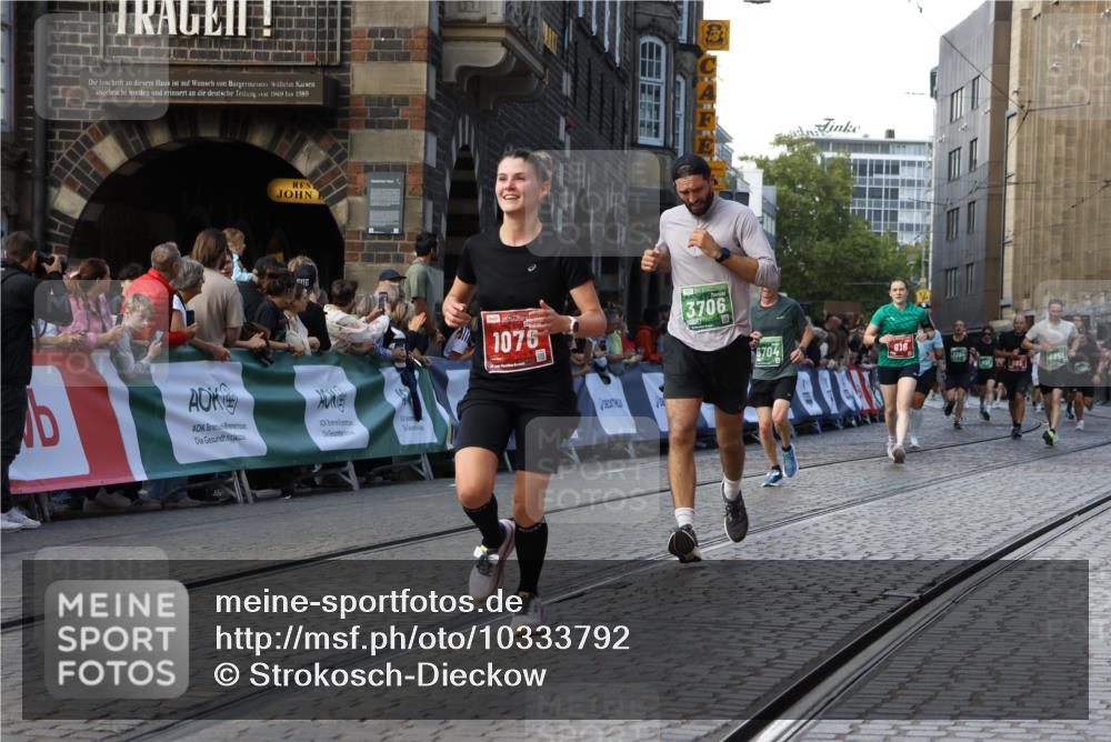 13.09.2026 - 21. swb-Marathon Bremen Strokosch-Dieckow http://msf.ph/oto/10333792 13.09.2026 13:16:55 Ziel 696, 734, 816, 827, 985, 1076, 1162, 2474, 2604, 4135, 4485, 5255, 6367, 7053, 7603, 7801, 7875, 8171, 8288, 2052, 3246, 3706, 4156, 6624, 6704, 6953, 7284, 8111, 8418, 8858 meine-sportfotos.de