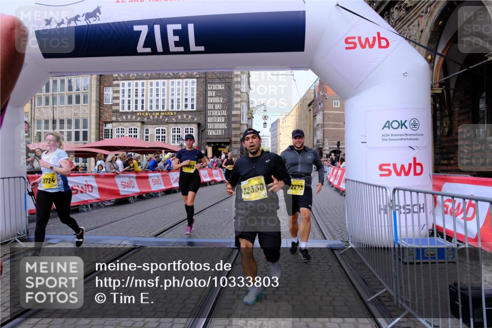 13.09.2026 - 21. swb-Marathon Bremen Tim E. http://msf.ph/oto/10333803 13.09.2026 11:05:49 Ziel 10186, 10259, 10260, 10432, 10717, 10864, 11146, 11314, 11334, 11387, 11394, 11520, 11521, 11571, 11572, 11724, 11791, 11892, 11947, 12055, 12156, 12251, 12273, 12330, 12362, 12501 meine-sportfotos.de