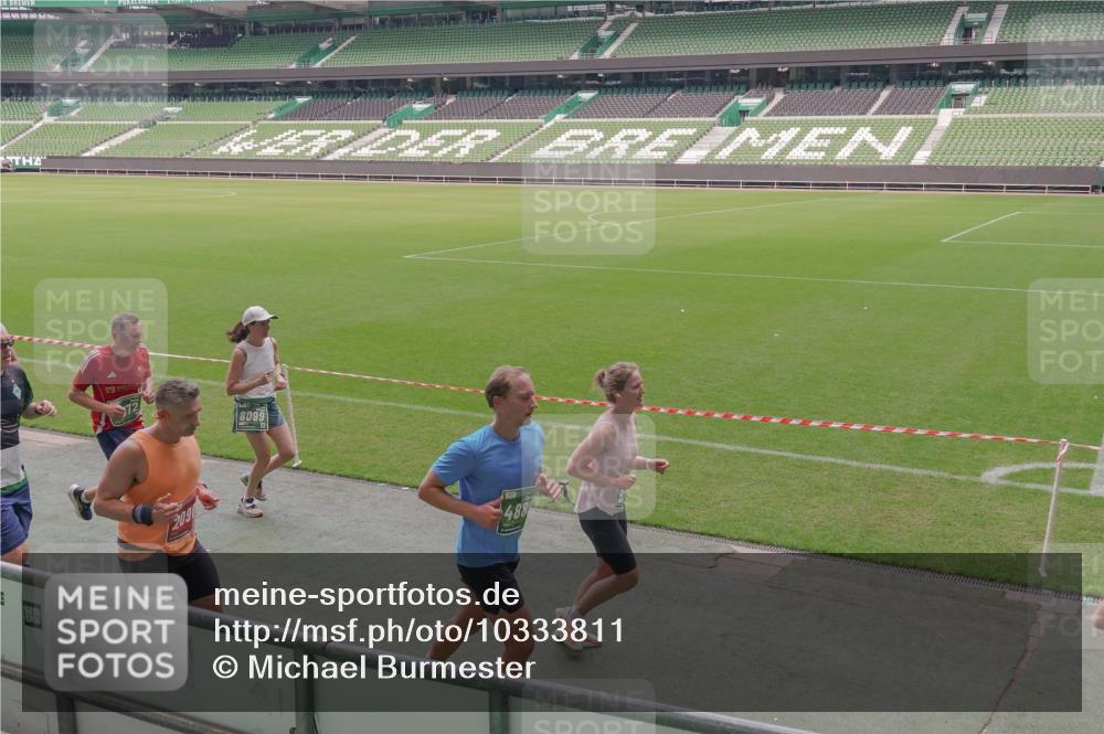 13.09.2026 - 21. swb-Marathon Bremen Michael Burmester http://msf.ph/oto/10333811 13.09.2026 13:06:50 Laufen im Stadion 109, 132, 156, 217, 244, 287, 303, 310, 372, 394, 430, 454, 489, 578, 607, 613, 682, 716, 784, 831, 834, 846, 891, 900, 922, 1083, 1173, 1189, 1205, 1274, 1365, 1369, 1380, 1387, 1437, 1532, 1533, 1545, 1574, 1581, 1600, 1823, 1841, 1848, 1854, 1871, 1909, 1926, 1938, 2070, 2076, 2090, 2219, 2244, 2265, 2275, 2283, 2310, 2318, 2355, 2356, 2393, 2440, 2464, 2699, 2707, 2721, 2731, 2755, 2818, 2902, 2911, 2949, 2960, 3115, 3444, 3485 meine-sportfotos.de
