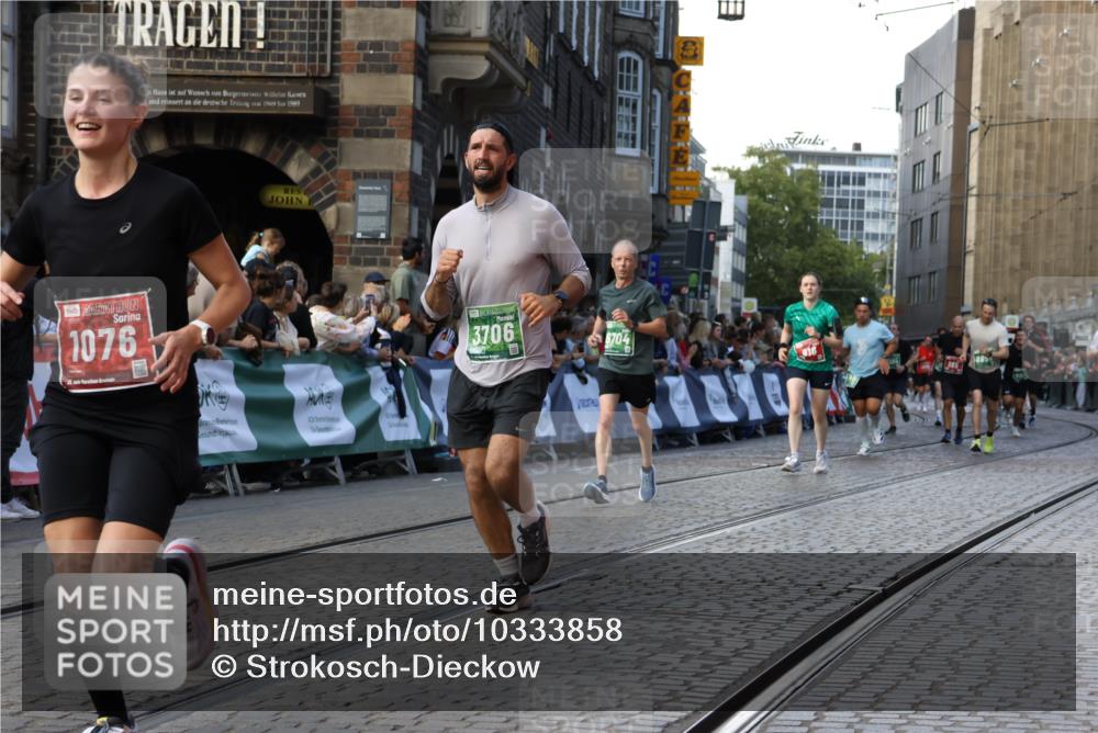 13.09.2026 - 21. swb-Marathon Bremen Strokosch-Dieckow http://msf.ph/oto/10333858 13.09.2026 13:16:56 Ziel 675, 696, 734, 816, 827, 985, 1076, 1162, 2474, 2604, 4135, 4485, 5255, 5772, 6367, 6535, 7053, 7603, 7875, 8171, 8288, 2052, 3246, 3706, 4156, 6624, 6704, 6953, 7284, 8111, 8418, 8858 meine-sportfotos.de