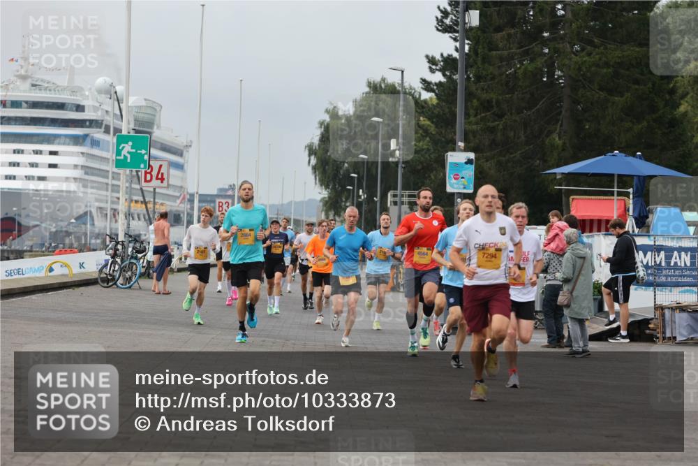 13.09.2026 - Kiel Lauf Andreas Tolksdorf http://msf.ph/oto/10333873 13.09.2026 09:52:00 Kiellinie 4, 3, 2107, 2664, 4564, 24, 7294 meine-sportfotos.de