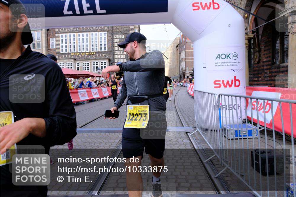 13.09.2026 - 21. swb-Marathon Bremen Tim E. http://msf.ph/oto/10333875 13.09.2026 11:05:50 Ziel 10186, 10259, 10260, 10432, 10717, 10864, 11146, 11314, 11334, 11387, 11394, 11520, 11521, 11571, 11572, 11724, 11791, 11892, 11947, 12055, 12156, 12251, 12273, 12330, 12362, 12501 meine-sportfotos.de