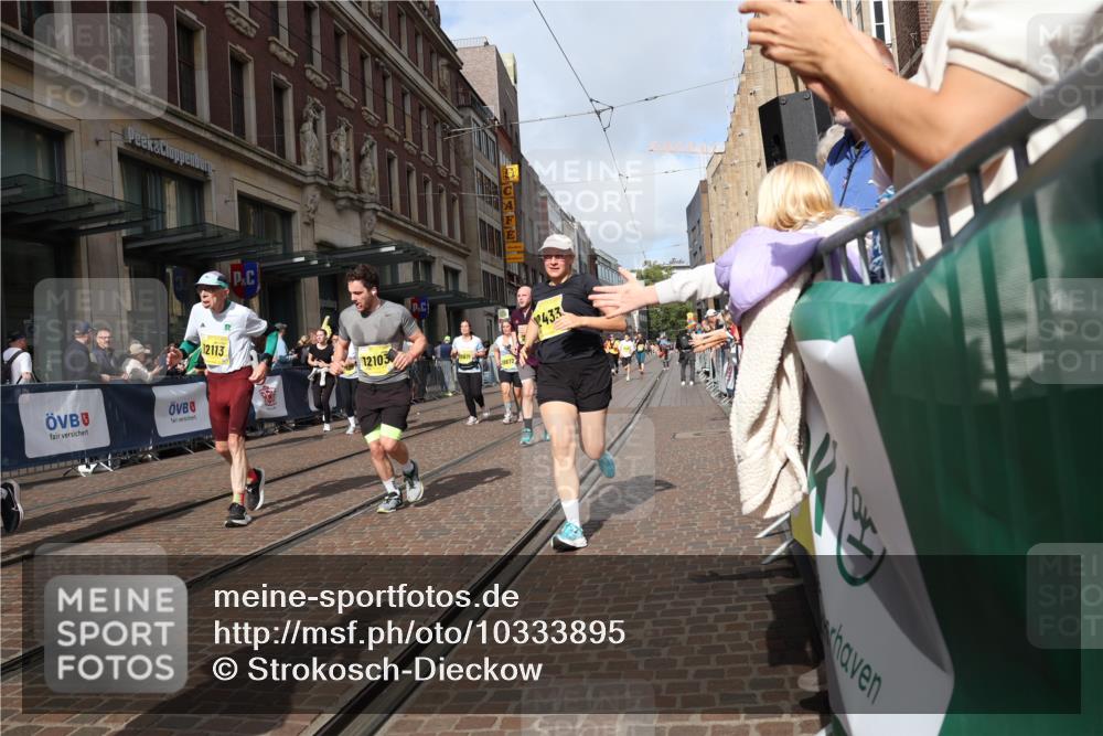 13.09.2026 - 21. swb-Marathon Bremen Strokosch-Dieckow http://msf.ph/oto/10333895 13.09.2026 11:03:55 Ziel 10182, 10245, 10291, 10390, 10516, 10526, 10613, 10671, 10672, 10726, 10912, 10913, 11214, 11215, 11221, 11248, 11318, 11336, 11410, 11539, 11720, 11726, 11740, 11909, 12001, 12009, 12103, 12113, 12140, 12276, 12929, 10090, 10091, 10152, 10327, 10357, 10403, 10429, 10569, 10607, 10659, 10720, 10796, 10918, 10950, 11149, 11319, 11325, 11451, 11470, 11471, 11511, 11595, 11618, 11868, 11967, 12074, 12260, 12392, 12433, 12504 meine-sportfotos.de