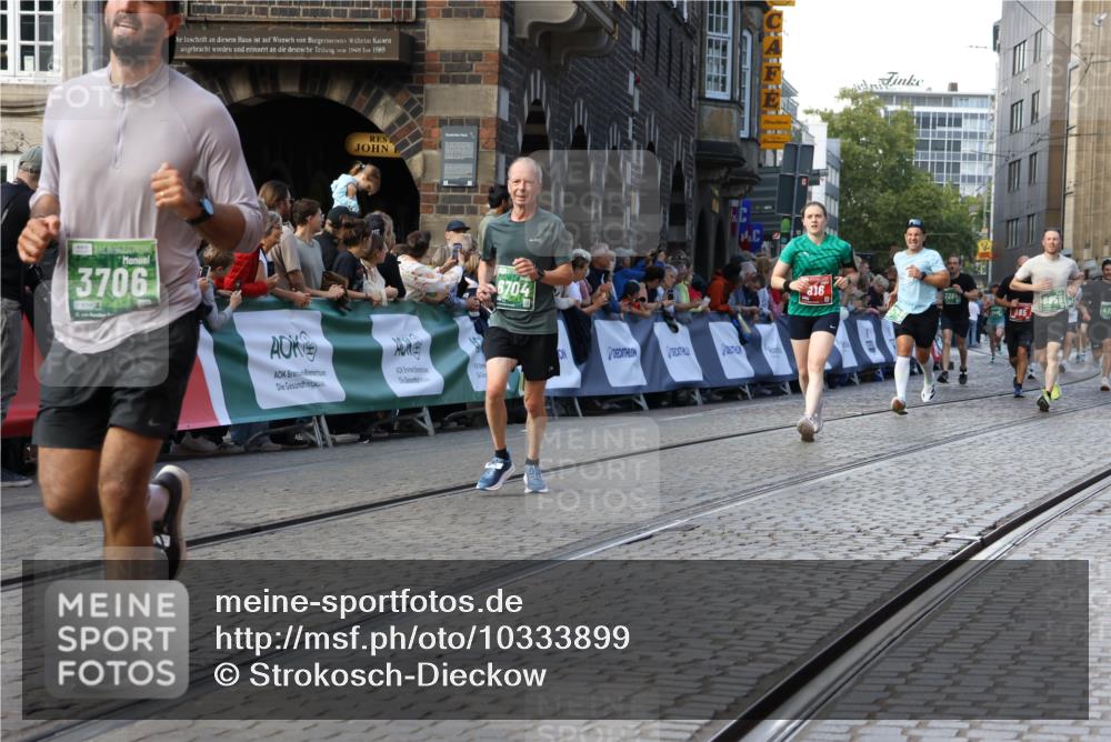 13.09.2026 - 21. swb-Marathon Bremen Strokosch-Dieckow http://msf.ph/oto/10333899 13.09.2026 13:16:58 Ziel 472, 675, 696, 734, 816, 827, 985, 1076, 1162, 2473, 2474, 2809, 3716, 4135, 4485, 5255, 5772, 6367, 6531, 6535, 7053, 7603, 7875, 8171, 8288, 2052, 3246, 4156, 6624, 6704, 6759, 6953, 7284, 8111, 8418, 8858 meine-sportfotos.de