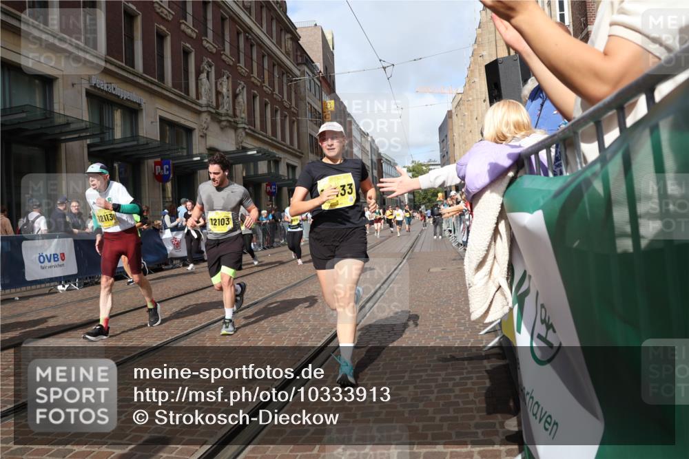 13.09.2026 - 21. swb-Marathon Bremen Strokosch-Dieckow http://msf.ph/oto/10333913 13.09.2026 11:03:55 Ziel 10182, 10245, 10291, 10390, 10516, 10526, 10613, 10671, 10672, 10726, 10912, 10913, 11214, 11215, 11221, 11248, 11318, 11336, 11410, 11539, 11720, 11726, 11740, 11909, 12001, 12009, 12103, 12113, 12140, 12276, 12929, 10090, 10091, 10152, 10327, 10357, 10403, 10429, 10569, 10607, 10659, 10720, 10796, 10918, 10950, 11149, 11319, 11325, 11451, 11470, 11471, 11511, 11595, 11618, 11868, 11967, 12074, 12260, 12392, 12433, 12504 meine-sportfotos.de