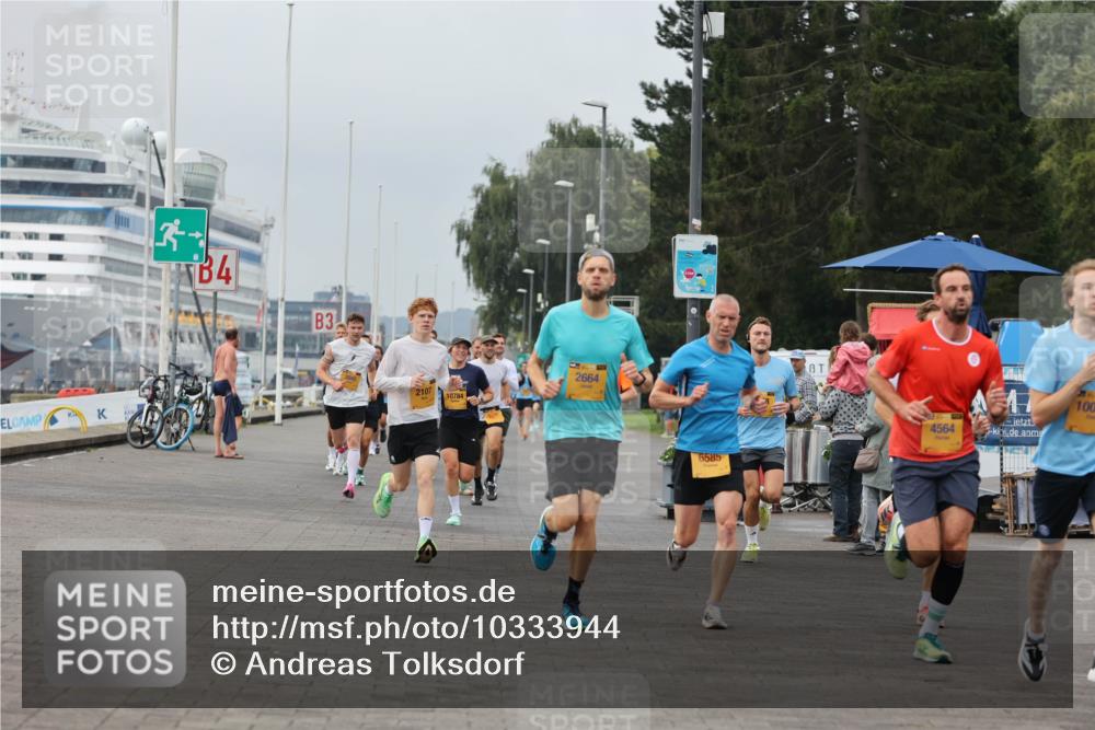 13.09.2026 - Kiel Lauf Andreas Tolksdorf http://msf.ph/oto/10333944 13.09.2026 09:52:02 Kiellinie 4, 3, 2107, 10784, 2664, 6585, 4564, 1, 2, 100 meine-sportfotos.de