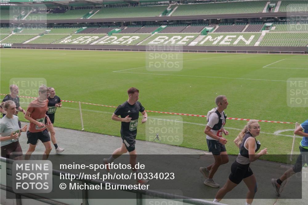 13.09.2026 - 21. swb-Marathon Bremen Michael Burmester http://msf.ph/oto/10334023 13.09.2026 13:07:18 Laufen im Stadion 109, 132, 156, 287, 303, 310, 372, 430, 454, 489, 578, 607, 613, 682, 716, 784, 800, 808, 809, 831, 834, 846, 911, 922, 1083, 1173, 1189, 1205, 1210, 1274, 1322, 1364, 1365, 1369, 1387, 1395, 1437, 1532, 1545, 1574, 1581, 1600, 1823, 1831, 1841, 1848, 1854, 1871, 1909, 1926, 1938, 2003, 2070, 2076, 2090, 2215, 2219, 2275, 2283, 2318, 2355, 2356, 2366, 2393, 2405, 2440, 2492, 2565, 2611, 2699, 2707, 2721, 2731, 2755, 2802, 2818, 2831, 2866, 2902, 2911, 2949, 2960 meine-sportfotos.de