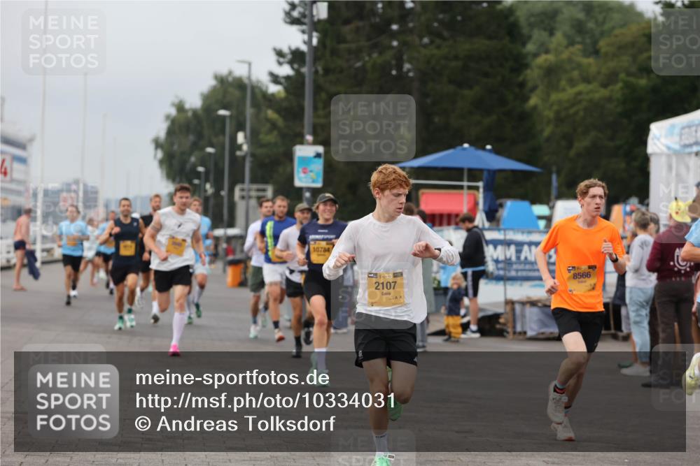 13.09.2026 - Kiel Lauf Andreas Tolksdorf http://msf.ph/oto/10334031 13.09.2026 09:52:05 Kiellinie 10784, 38, 2107, 8566 meine-sportfotos.de