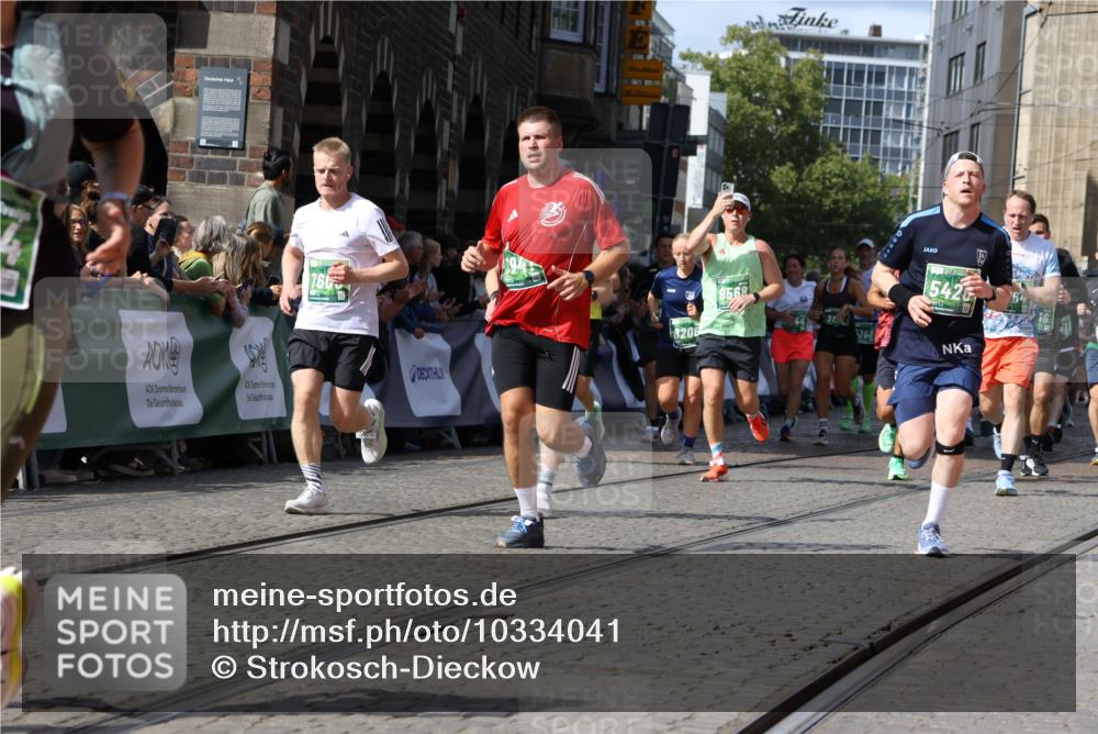 13.09.2026 - 21. swb-Marathon Bremen Strokosch-Dieckow http://msf.ph/oto/10334041 13.09.2026 13:31:37 Ziel 217, 1398, 1627, 2244, 2513, 2602, 2707, 3152, 3343, 3392, 3396, 3762, 4477, 4647, 5375, 5504, 5673, 5720, 5765, 5846, 5979, 6147, 6619, 6732, 6968, 7001, 7296, 7812, 8035, 8097, 8339, 8342, 8726, 9147, 9274, 9337, 9822, 9969, 9977, 13066, 310, 578, 846, 3115, 3205, 3239, 3244, 3278, 3858, 3989, 4030, 4164, 4998, 5158, 5325, 5363, 5426, 5899, 6062, 6100, 6193, 6213, 6354, 6602, 7242, 7260, 7608, 7790, 7941, 7964, 8078, 8166, 8206, 9016, 9033, 9188, 9568, 9785, 9914, 13151 meine-sportfotos.de
