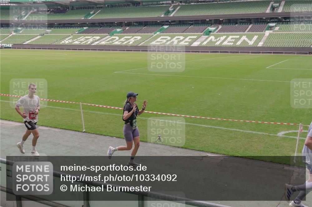 13.09.2026 - 21. swb-Marathon Bremen Michael Burmester http://msf.ph/oto/10334092 13.09.2026 13:07:29 Laufen im Stadion 109, 132, 156, 287, 303, 310, 372, 430, 454, 489, 551, 578, 607, 613, 682, 716, 800, 808, 809, 831, 834, 846, 884, 911, 922, 1083, 1173, 1189, 1205, 1210, 1285, 1322, 1364, 1365, 1369, 1387, 1395, 1437, 1532, 1545, 1574, 1600, 1688, 1823, 1831, 1841, 1848, 1854, 1871, 1909, 1926, 1938, 2003, 2070, 2090, 2215, 2219, 2275, 2283, 2318, 2355, 2356, 2366, 2393, 2405, 2440, 2492, 2565, 2611, 2699, 2707, 2721, 2731, 2755, 2782, 2802, 2818, 2831, 2866, 2902, 2911, 2949, 2960 meine-sportfotos.de