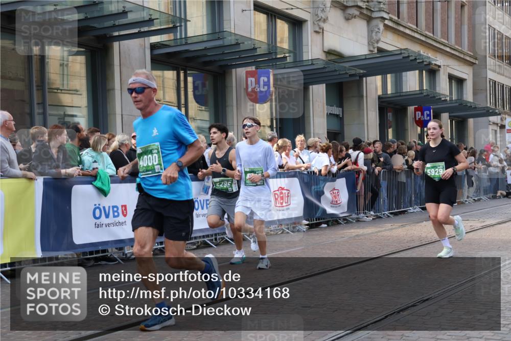 13.09.2026 - 21. swb-Marathon Bremen Strokosch-Dieckow http://msf.ph/oto/10334168 13.09.2026 13:24:04 Ziel 776, 789, 790, 909, 1250, 2295, 2491, 3375, 3994, 4000, 4559, 5012, 5208, 5481, 5572, 5668, 5669, 5928, 5929, 5953, 6080, 6105, 7059, 7069, 7081, 7156, 7568, 8082, 8310, 8415, 8784, 8881, 9087, 9264, 9573, 9676, 9916, 10069, 10071, 102, 342, 1199, 2210, 2288, 2370, 2517, 2967, 3044, 3372, 4601, 4671, 5011, 5104, 5116, 5146, 5231, 5257, 5397, 5623, 6332, 6648, 6772, 7094, 7105, 7216, 7357, 7475, 7761, 8051, 8052, 8179, 8290, 10059, 10115, 13007, 13197 meine-sportfotos.de