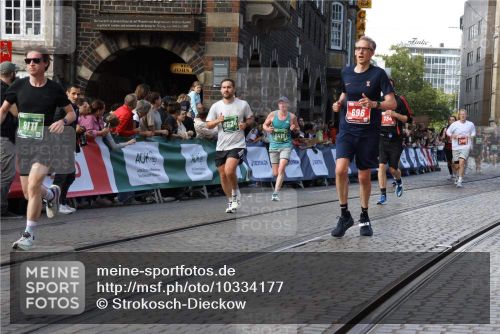 13.09.2026 - 21. swb-Marathon Bremen Strokosch-Dieckow http://msf.ph/oto/10334177 13.09.2026 13:17:07 Ziel 385, 472, 675, 696, 734, 827, 985, 1970, 2319, 2473, 2474, 2809, 3716, 3961, 4135, 4137, 4485, 5255, 5772, 6049, 6531, 6535, 6819, 7297, 7387, 7875, 842, 2052, 3148, 4805, 6095, 6624, 6734, 6759, 8418 meine-sportfotos.de