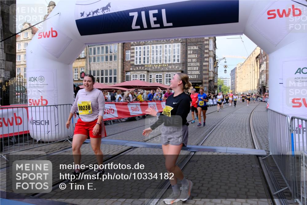13.09.2026 - 21. swb-Marathon Bremen Tim E. http://msf.ph/oto/10334182 13.09.2026 11:06:00 Ziel 10168, 10238, 10259, 10260, 10305, 10457, 10864, 11024, 11520, 11724, 11791, 11892, 11947, 12156, 12273, 12330, 12362, 12378, 12501, 12523, 12528, 12773 meine-sportfotos.de