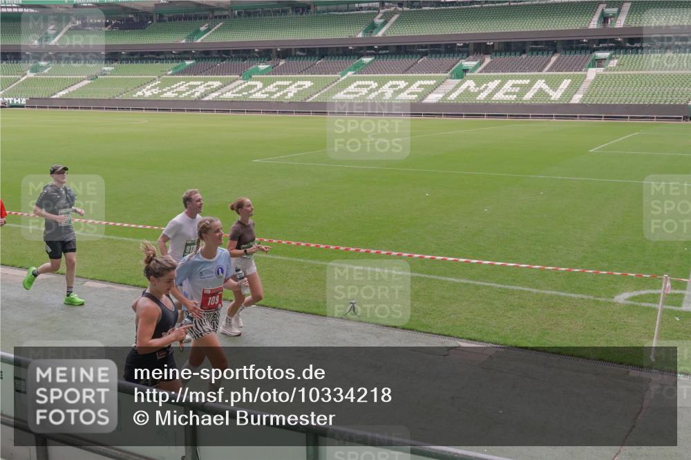 13.09.2026 - 21. swb-Marathon Bremen Michael Burmester http://msf.ph/oto/10334218 13.09.2026 13:07:43 Laufen im Stadion 132, 156, 303, 310, 372, 489, 551, 607, 682, 716, 800, 808, 809, 831, 834, 846, 884, 911, 922, 1083, 1173, 1189, 1205, 1210, 1285, 1289, 1322, 1364, 1365, 1369, 1387, 1395, 1437, 1532, 1545, 1559, 1574, 1600, 1688, 1823, 1831, 1841, 1848, 1854, 1871, 1899, 1909, 1926, 1938, 2003, 2041, 2070, 2090, 2215, 2219, 2229, 2275, 2283, 2318, 2356, 2366, 2405, 2440, 2492, 2565, 2611, 2635, 2699, 2707, 2721, 2727, 2731, 2755, 2782, 2802, 2818, 2831, 2866, 2902, 2911, 2949, 2960, 3067 meine-sportfotos.de